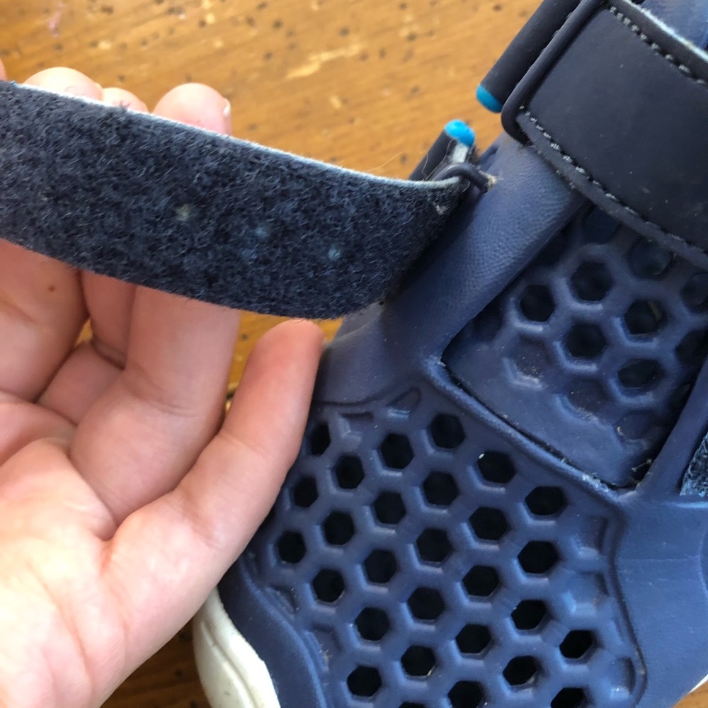 Plae Mimo Velcro Shoes size 2 - Picture 3 of 3